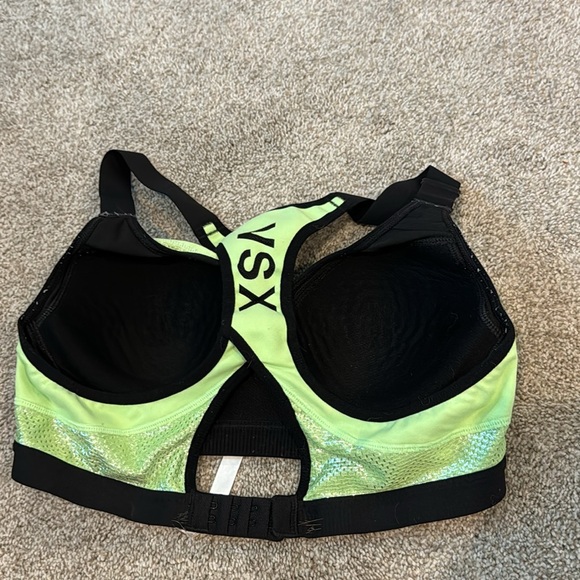 Victoria secret sports bra - Picture 2 of 3